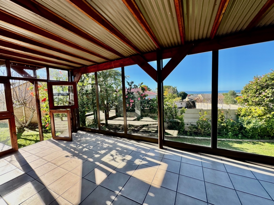 4 Bedroom Property for Sale in Stilbaai Wes Western Cape